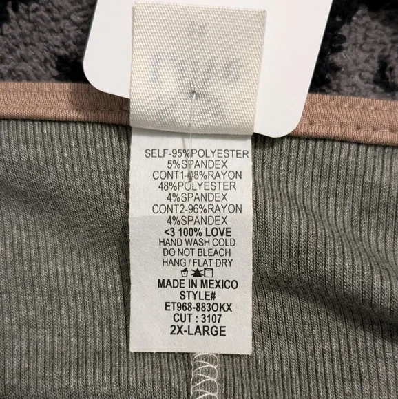 Sew In Love Women's Camo Print Long Sleeve Top Plus Size 2X - Picture 4 of 4